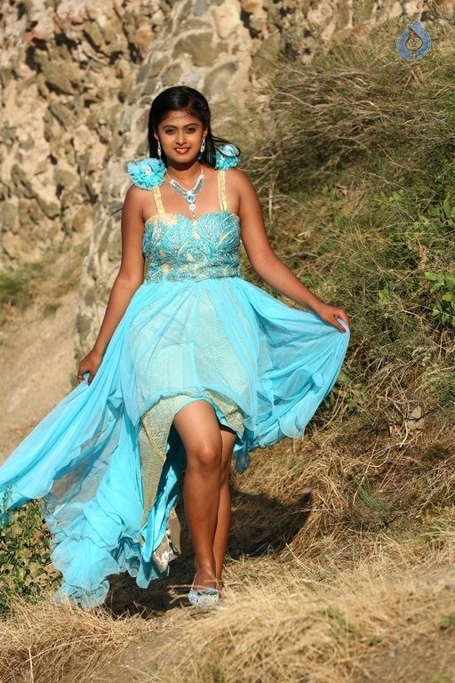 Anaganaga Oka Chitram Photos - 3 / 6 photos
