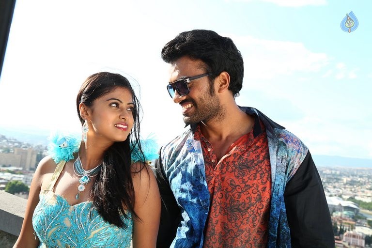 Anaganaga Oka Chitram Photos - 6 / 6 photos