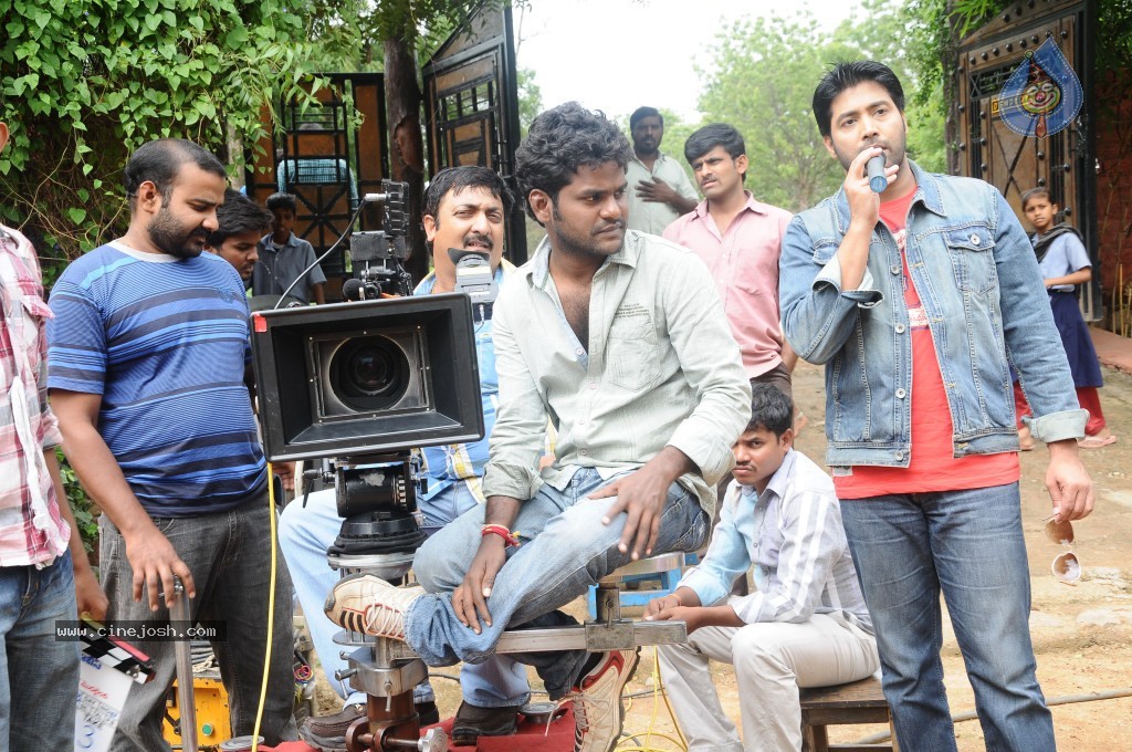 Anandam Malli Modalaindi Movie Stills - 10 / 12 photos