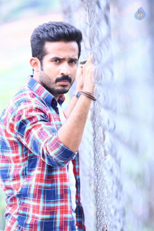 Anchor Ravi Stills in Idhi Maa Prema Katha Movie - 2 / 3 photos