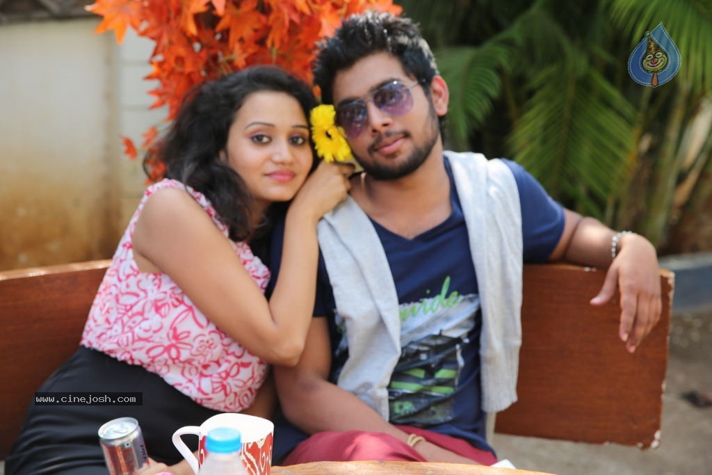 Andamaina Maaya Movie Stills - 5 / 17 photos
