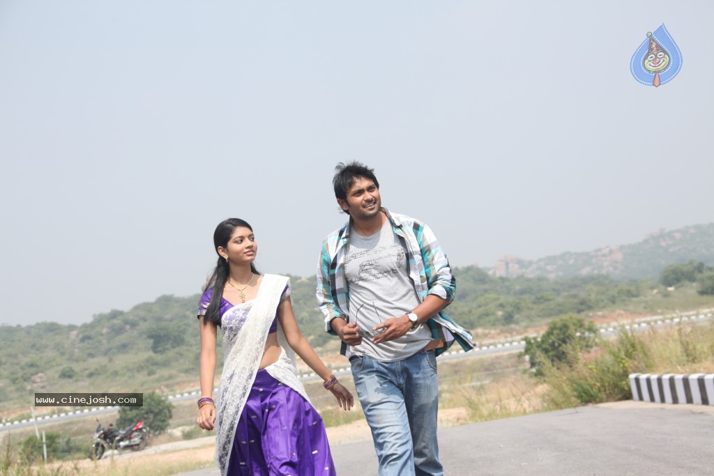 Andarila Nenoo Preminchanu Movie Stills  - 22 / 43 photos