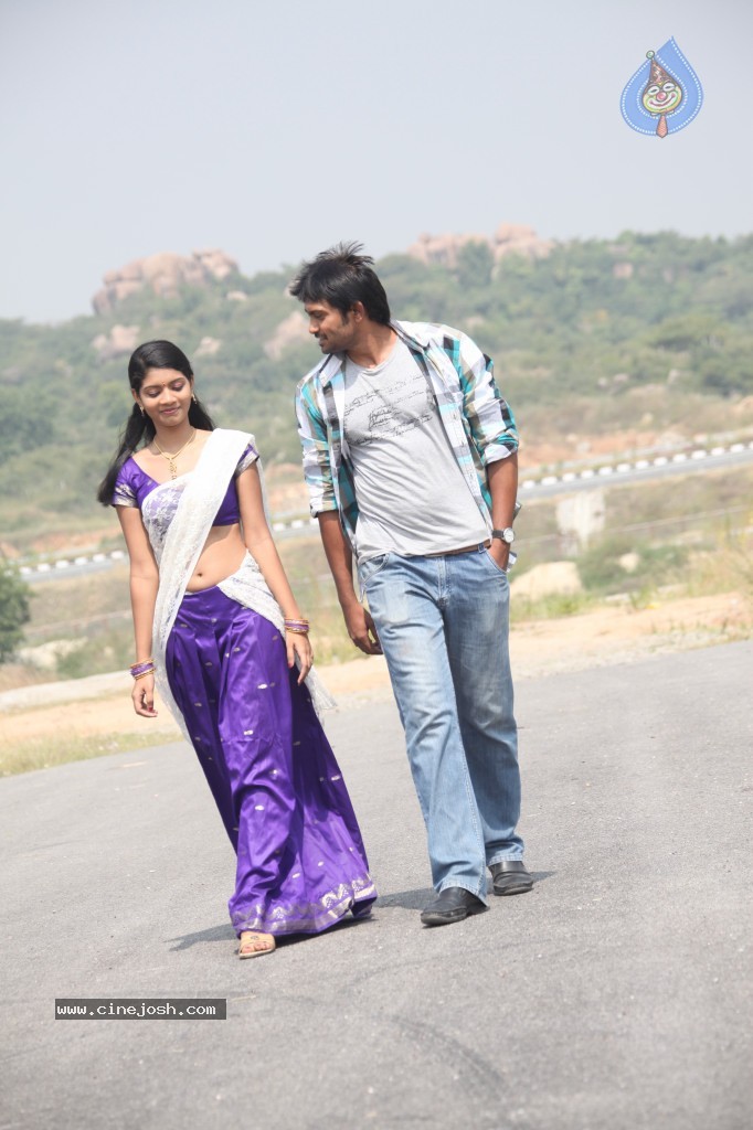 Andarila Nenoo Preminchanu Movie Stills  - 28 / 43 photos