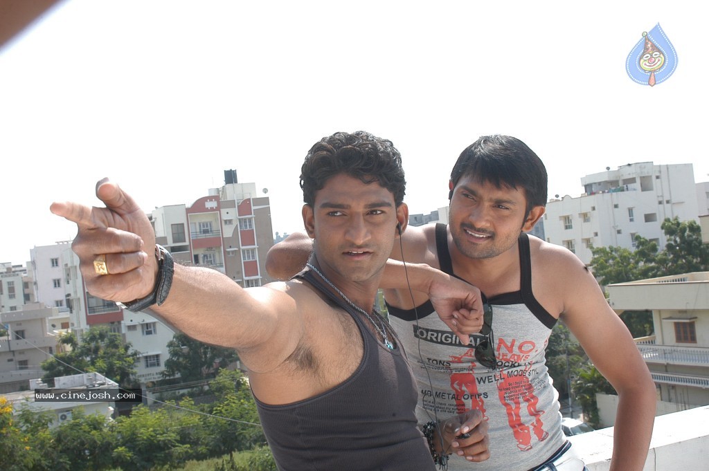 Andarila Nenoo Preminchanu Movie Stills  - 40 / 43 photos