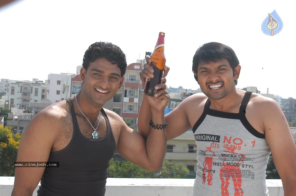 Andarila Nenoo Preminchanu Movie Stills  - 42 / 43 photos