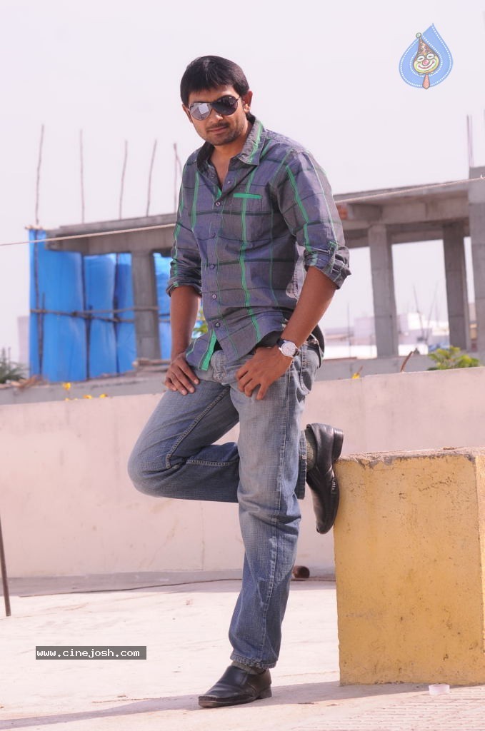Andarila Nenu Preminchanu Movie Stills - 3 / 31 photos