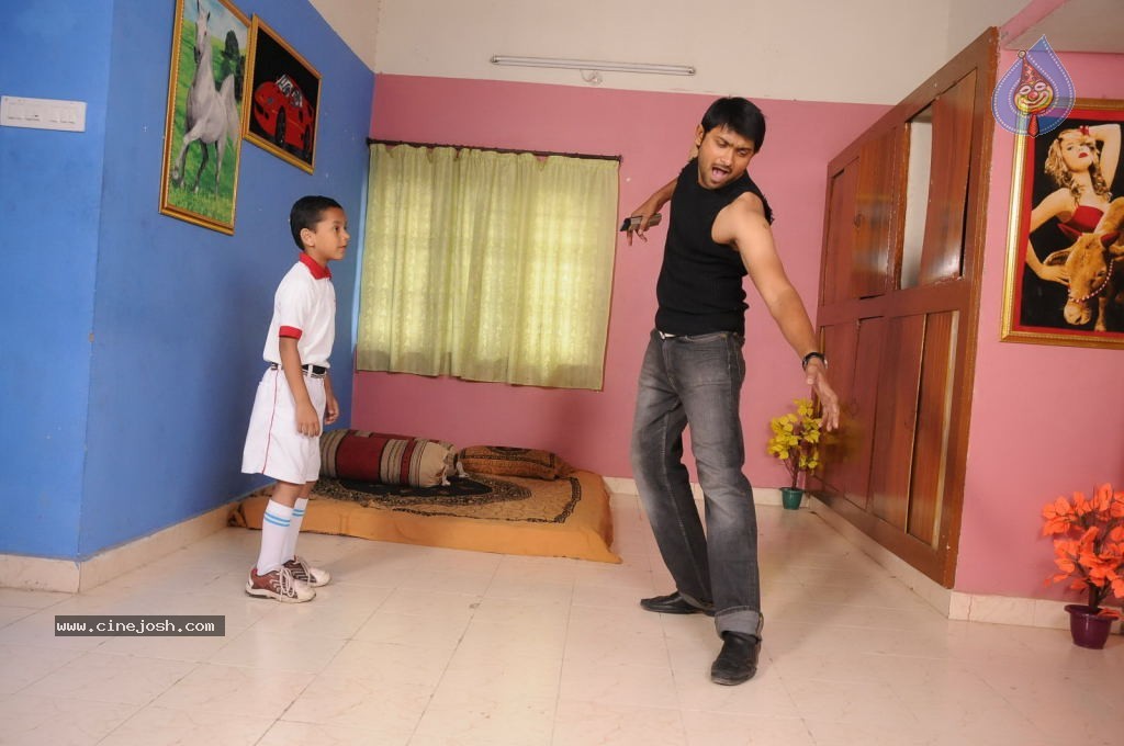 Andarila Nenu Preminchanu Movie Stills - 8 / 31 photos
