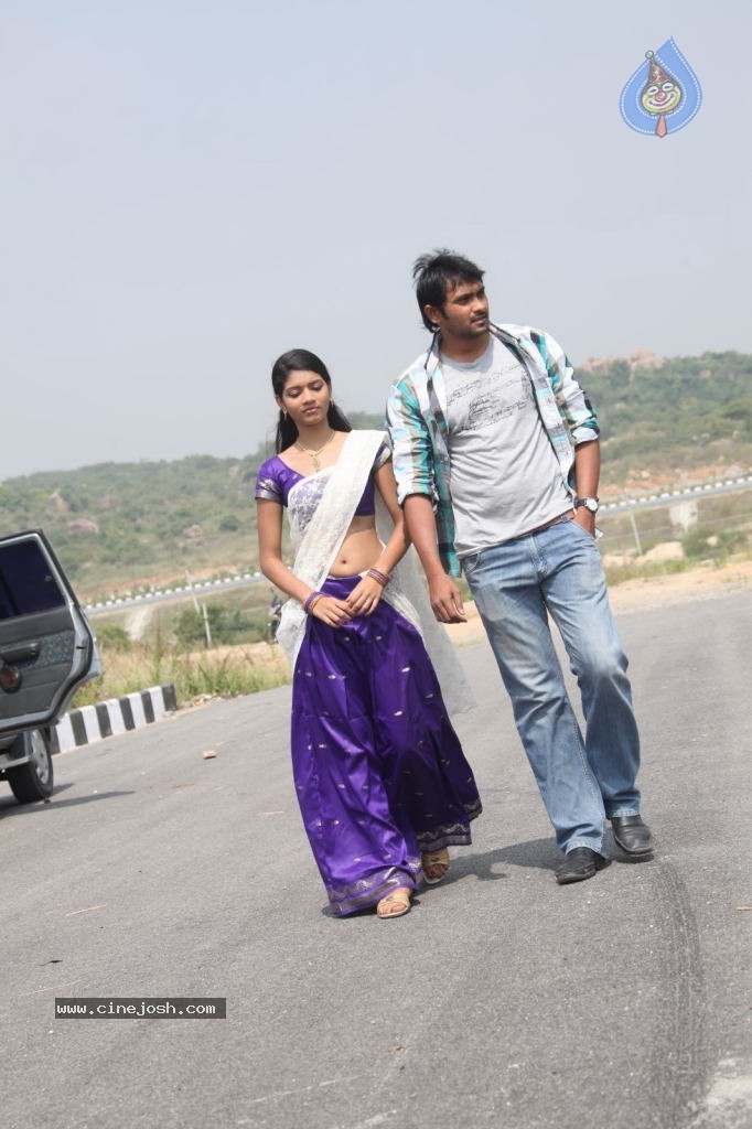 Andarila Nenu Preminchanu Movie Stills - 12 / 31 photos