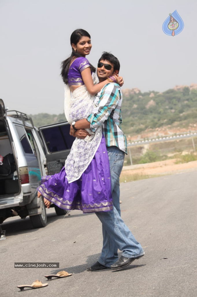 Andarila Nenu Preminchanu Movie Stills - 16 / 31 photos