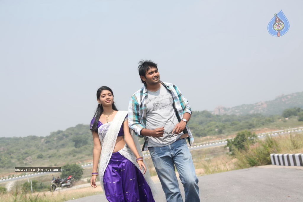 Andarila Nenu Preminchanu Movie Stills - 17 / 31 photos