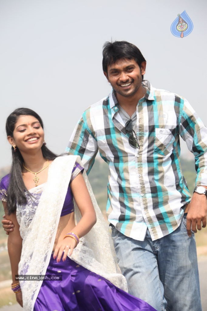 Andarila Nenu Preminchanu Movie Stills - 20 / 31 photos