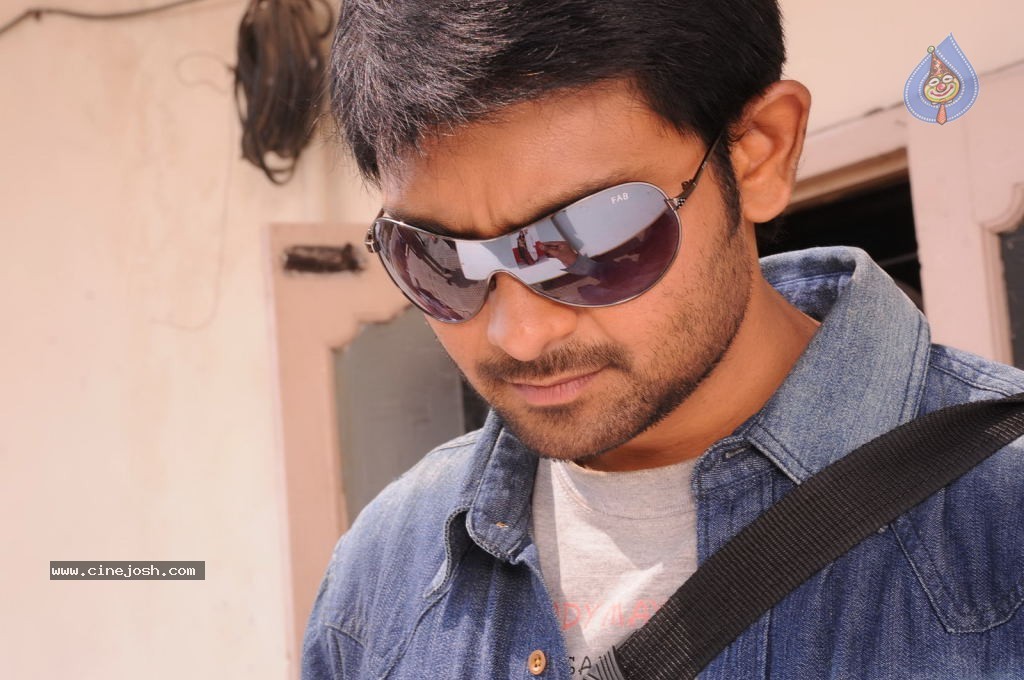 Andarila Nenu Preminchanu Movie Stills - 22 / 31 photos
