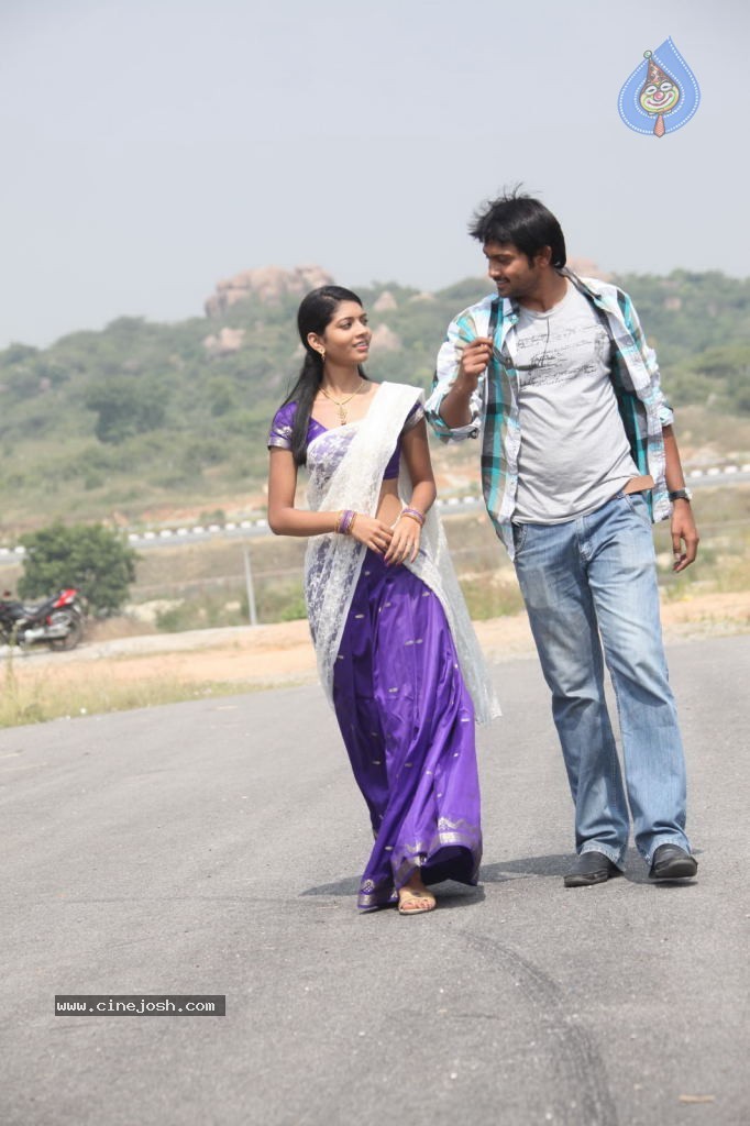 Andarila Nenu Preminchanu Movie Stills - 29 / 31 photos