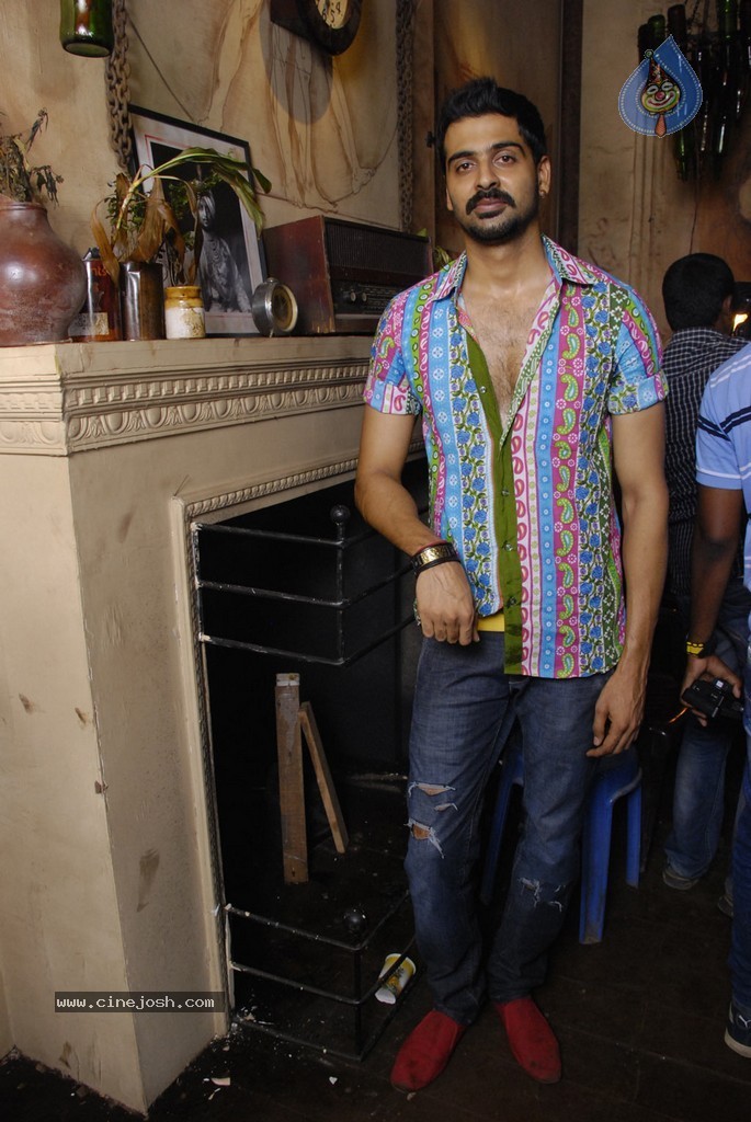 Andhra Mess Tamil Movie Stills - 9 / 56 photos