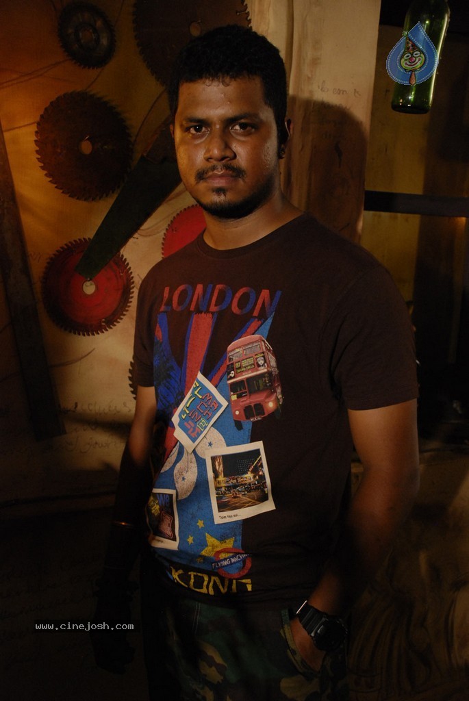 Andhra Mess Tamil Movie Stills - 20 / 56 photos