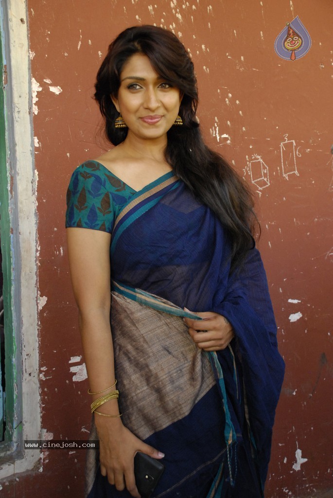 Andhra Mess Tamil Movie Stills - 40 / 56 photos