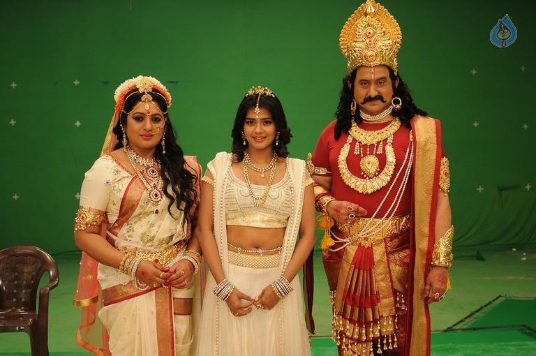 Angel Movie New Photos - 12 / 27 photos