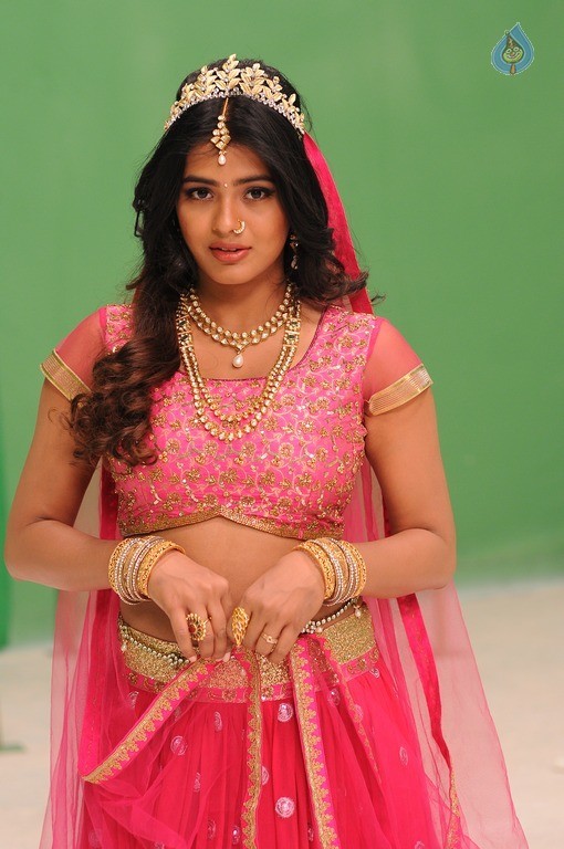 Angel Movie New Photos - 26 / 27 photos