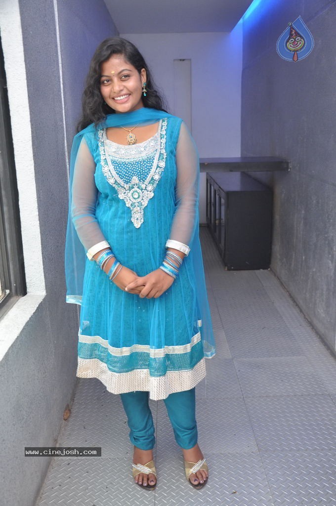 Anja Koottam Tamil Movie Stills - 5 / 41 photos