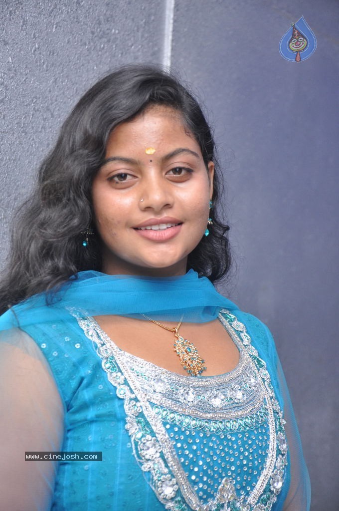 Anja Koottam Tamil Movie Stills - 21 / 41 photos