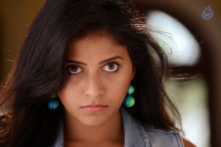 Anjali Photos in Chitrangada Movie - 3 / 6 photos
