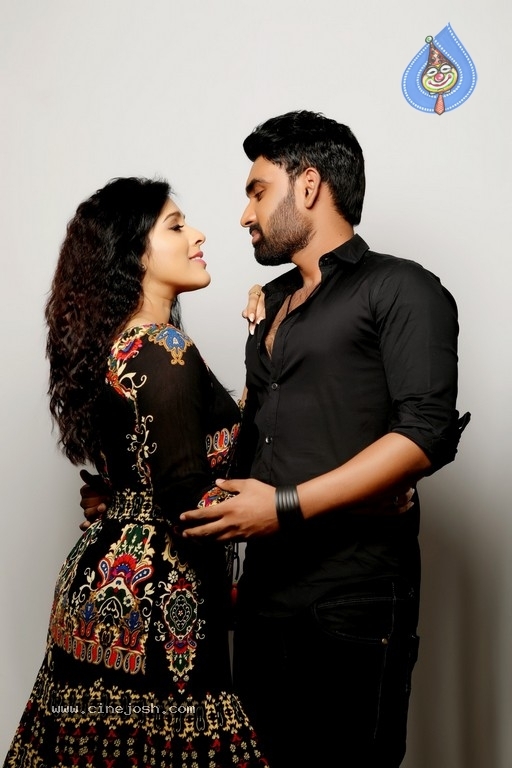 Anthaku Minchi Movie New Stills - 11 / 11 photos
