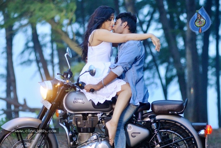 Anthaku Minchi Movie Stills - 2 / 10 photos