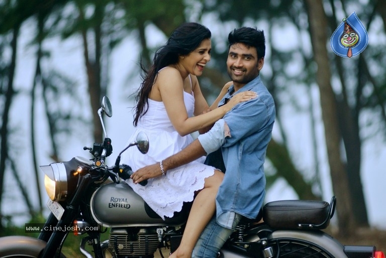Anthaku Minchi Movie Stills - 6 / 10 photos