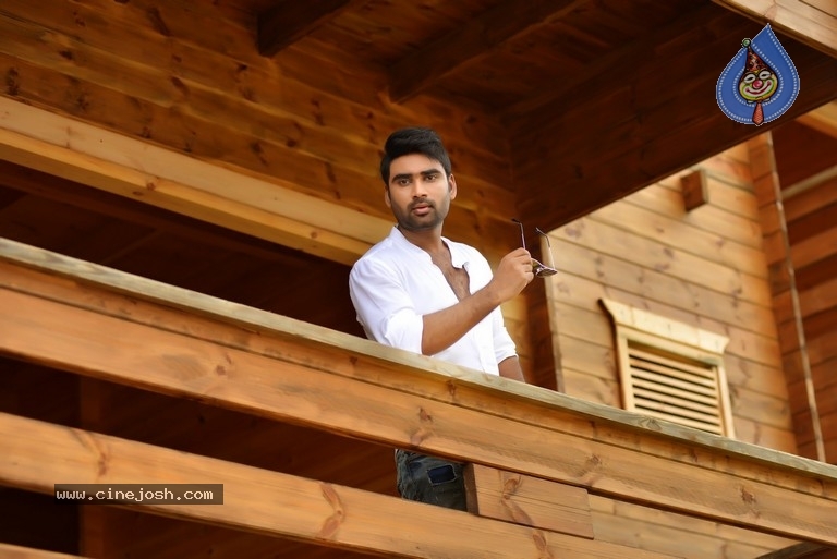 Anthaku Minchi Movie Stills - 10 / 10 photos