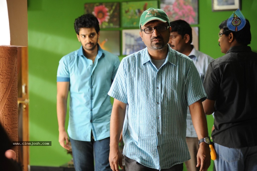 Anthaku Mundhu Aa Taruvatha Movie Stills - 15 / 38 photos