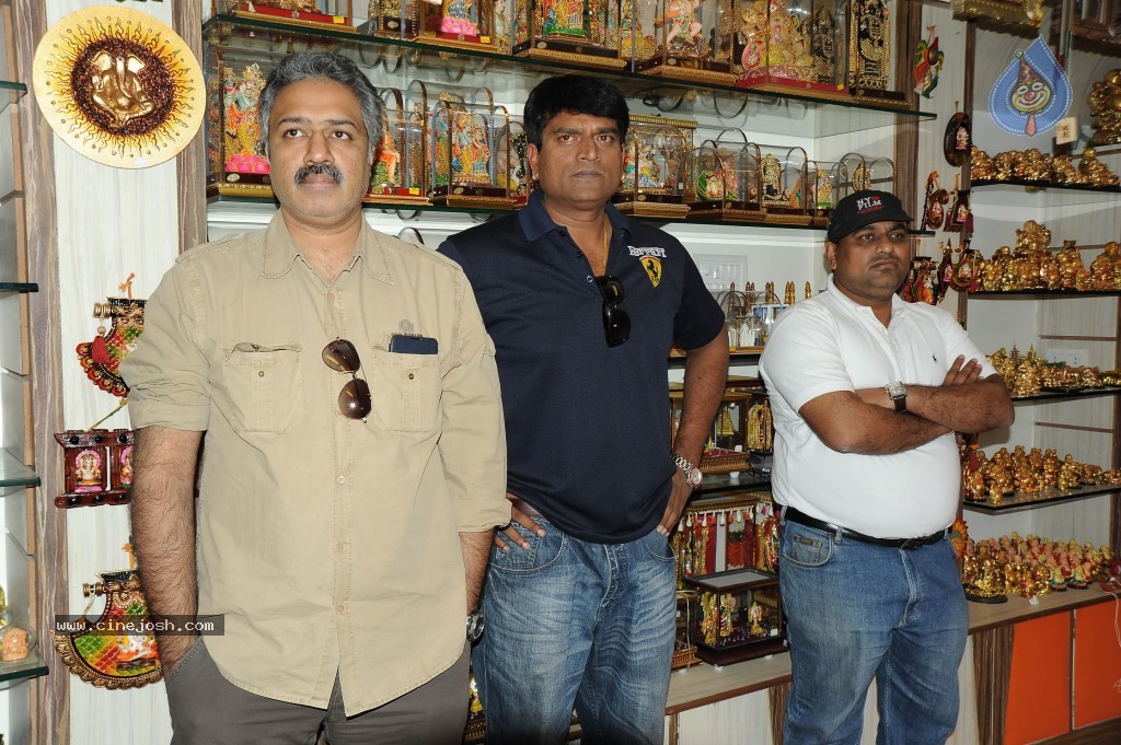 Anthaku Mundhu Aa Taruvatha Movie Stills - 28 / 38 photos