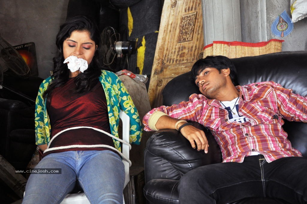Anukunnadi Okati Ayinadi Okati Movie Stills - 31 / 68 photos