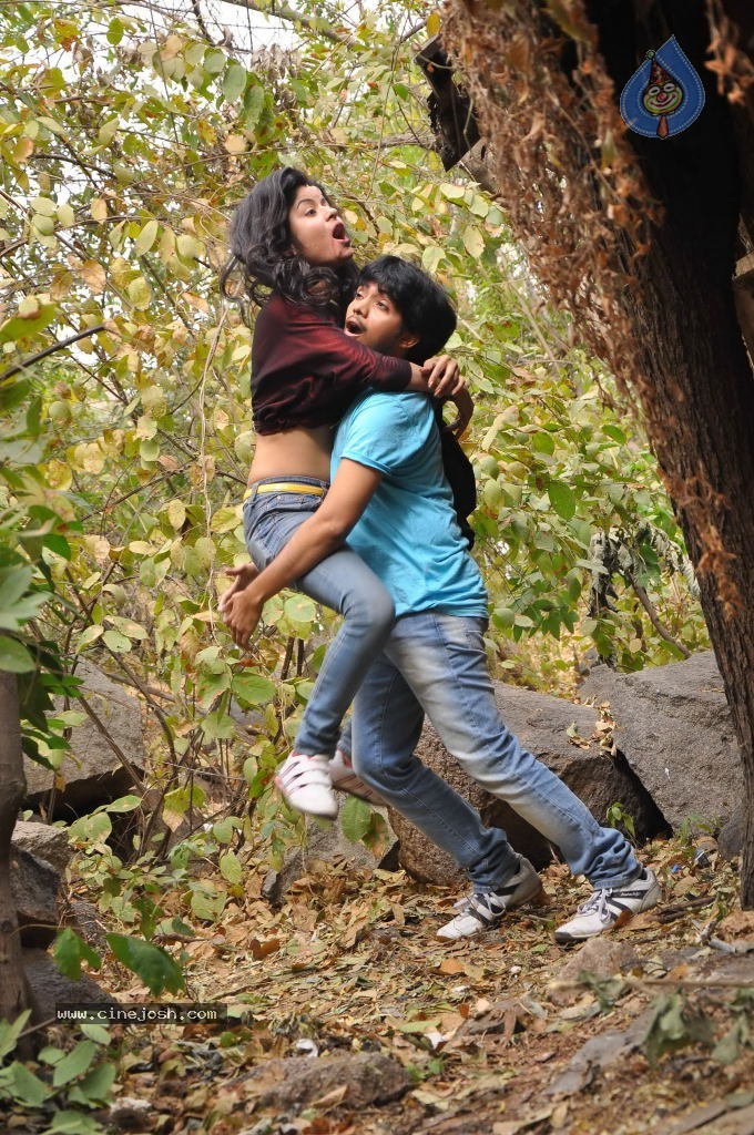 Anukunnadi Okati Ayyindi Okati Hot Stills - 7 / 24 photos