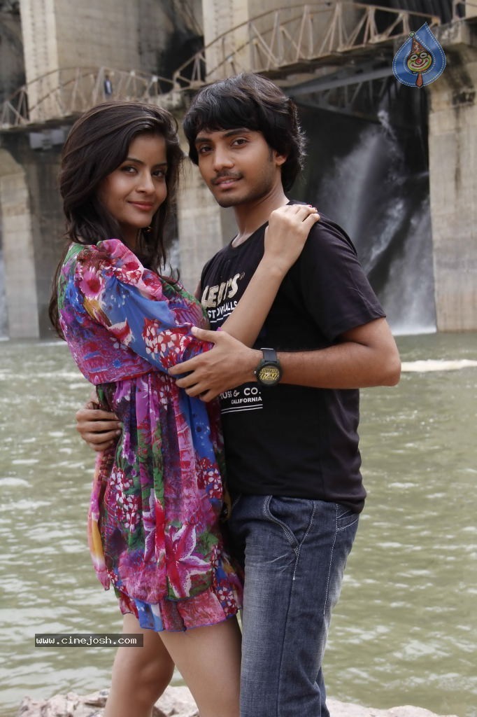 Anukunnadi Okati Ayyindi Okati Hot Stills - 18 / 24 photos