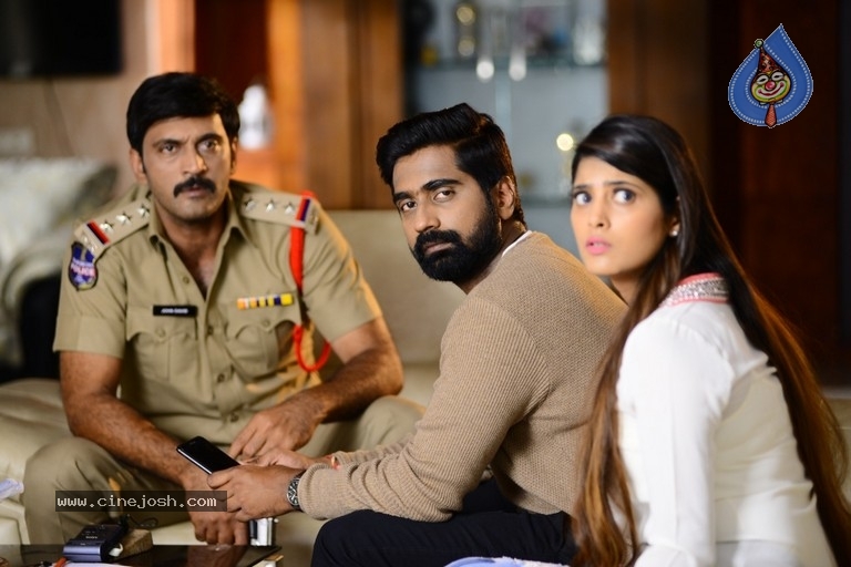 April 28 Em Jarigindi Movie Stills - 5 / 7 photos