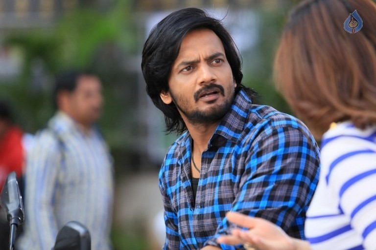 Araku Road Lo Movie Photos - 26 / 57 photos