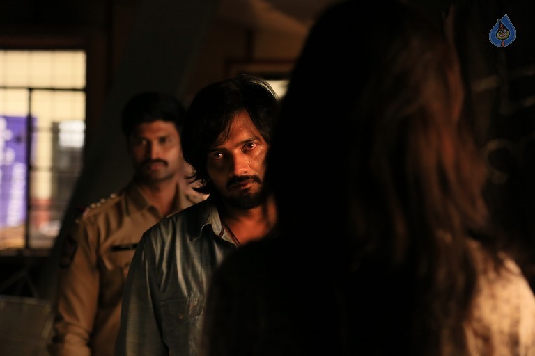 Araku Road Lo Stills - 10 / 38 photos