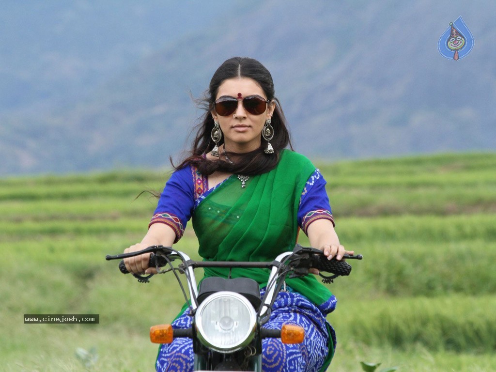 Aranmanai Tamil Movie Stills - 1 / 32 photos