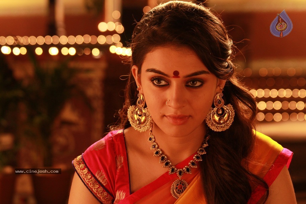 Aranmanai Tamil Movie Stills - 6 / 32 photos