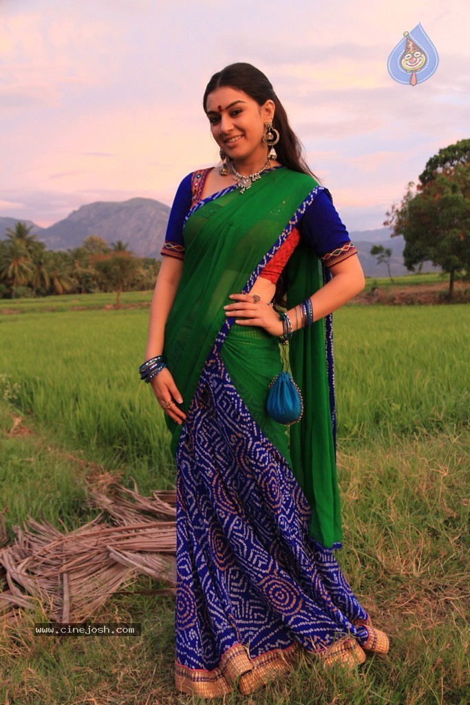 Aranmanai Tamil Movie Stills - 10 / 32 photos