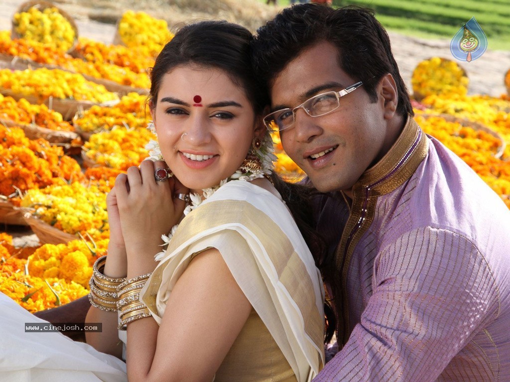 Aranmanai Tamil Movie Stills - 14 / 32 photos