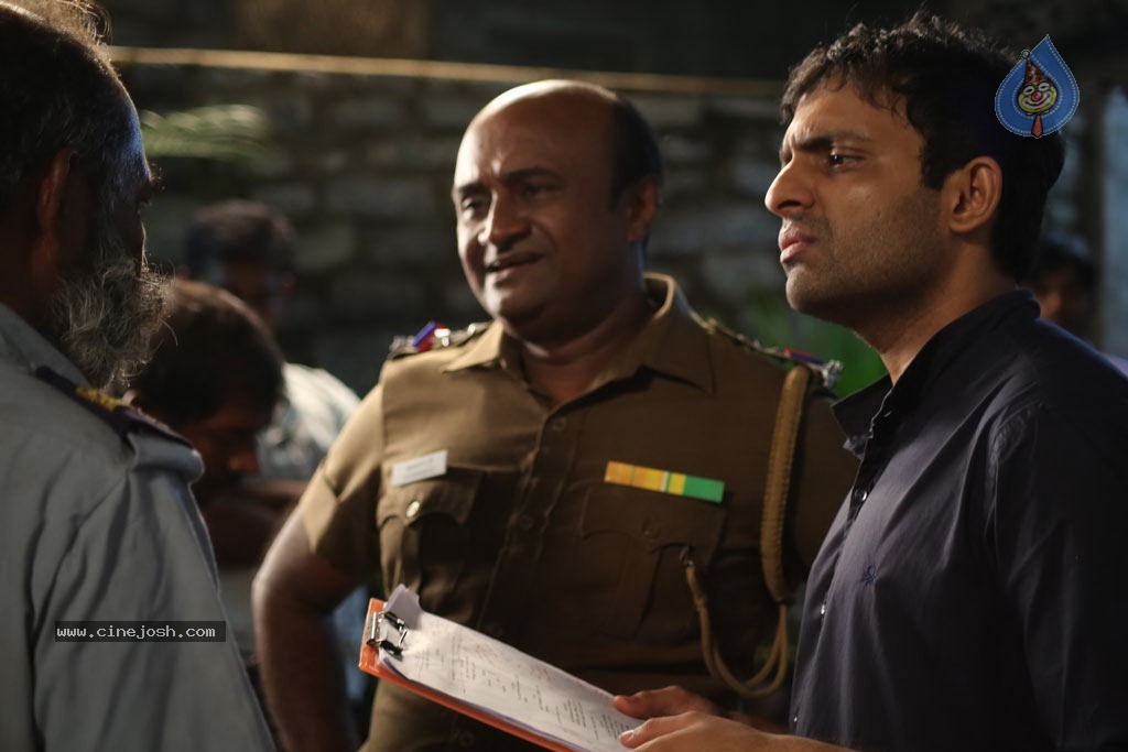 Arima Nambi Tamil Movie Stills and Posters - 41 / 48 photos