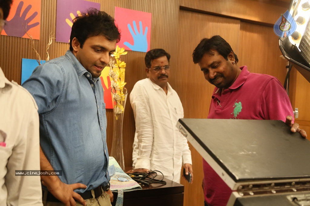 Arima Nambi Tamil Movie Stills and Posters - 48 / 48 photos