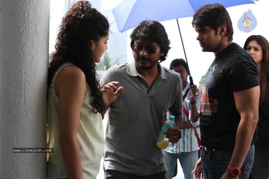 Arrambam Tamil Movie Stills - 18 / 27 photos