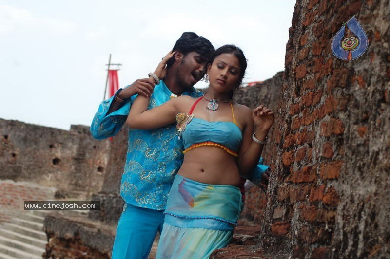 Arumbu Meesai Kurumbu Paarvai Stills - 7 / 55 photos