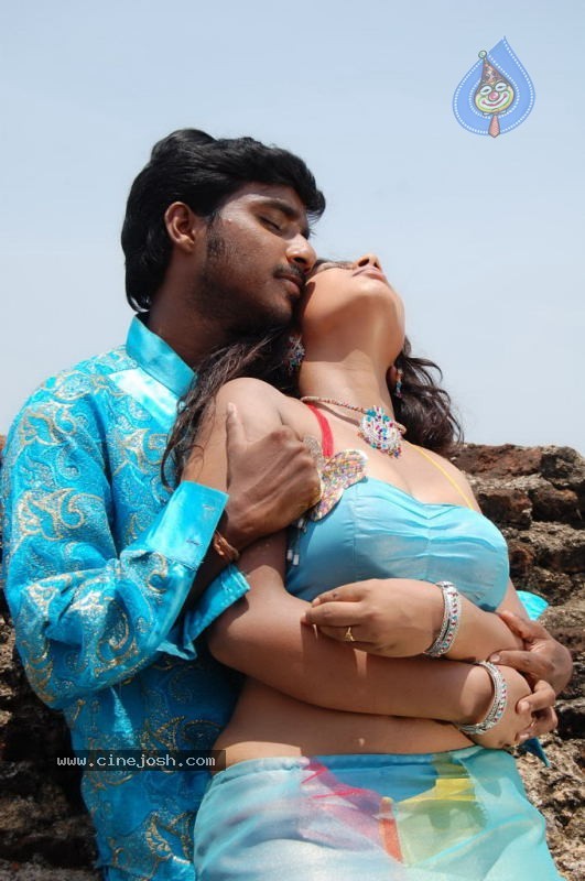 Arumbu Meesai Kurumbu Paarvai Stills - 35 / 55 photos