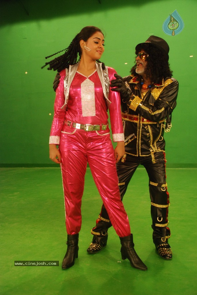 Arya Surya Tamil Movie Stills - 3 / 26 photos