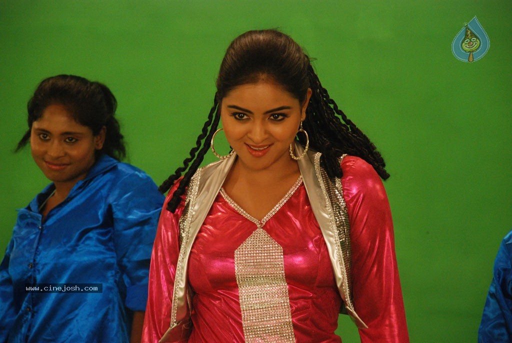 Arya Surya Tamil Movie Stills - 9 / 26 photos