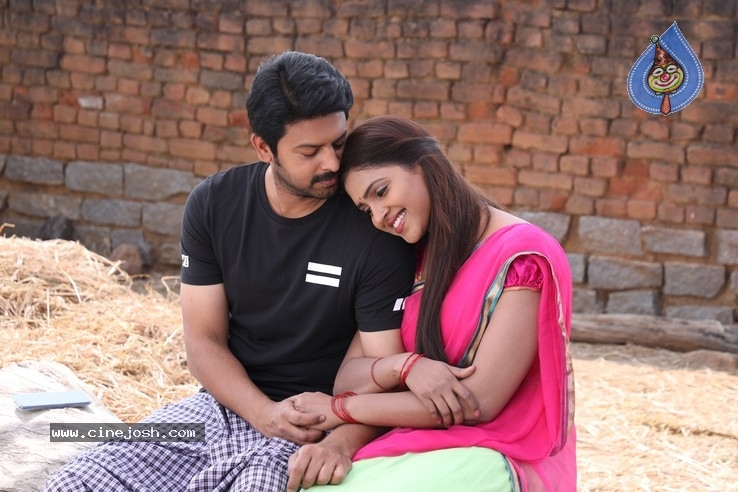 Asalem Jarigindi Movie Stills - 2 / 3 photos