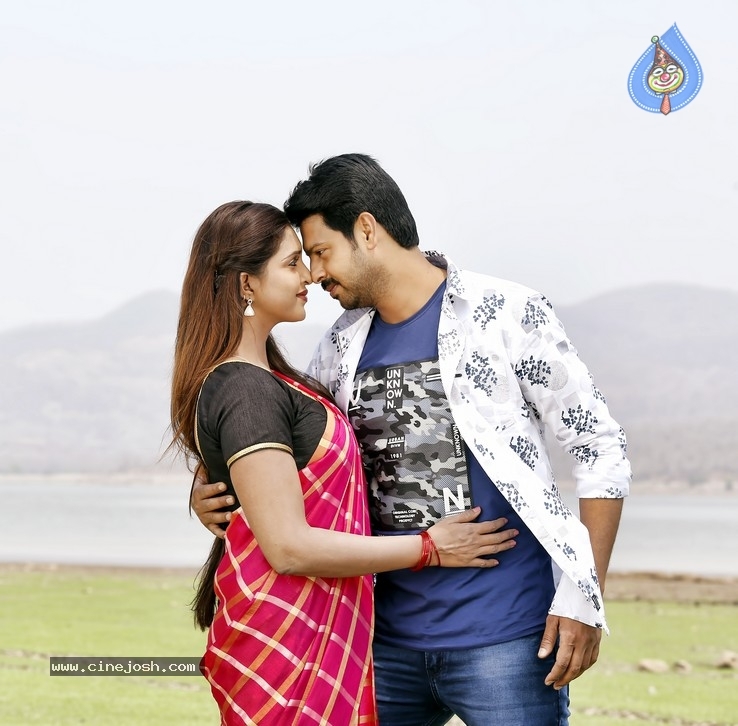 Asalem Jarigindi Movie Stills - 3 / 3 photos